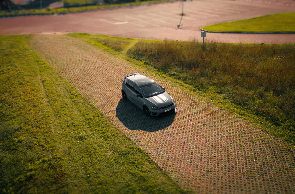 VOLKSWAGEN GOLF 7R 2015 prise en photo à Gershtiem lors du shooting Drone de TomazouuuProd